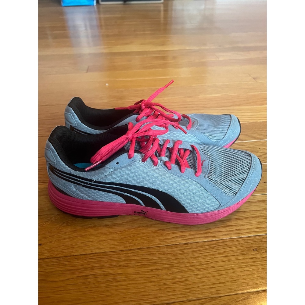 Puma Gray & Pink Descendant Sneakers